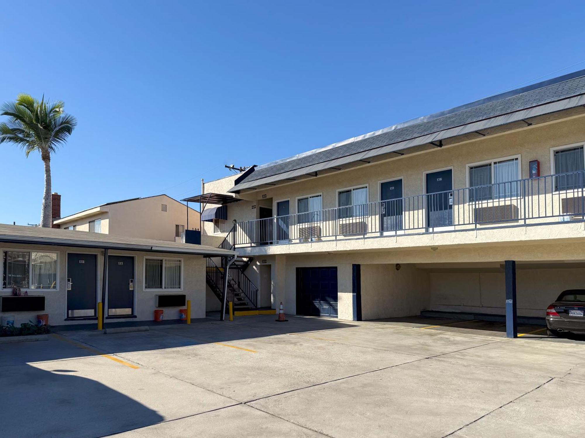 'לונג ביץ Hiland Motel מראה חיצוני תמונה