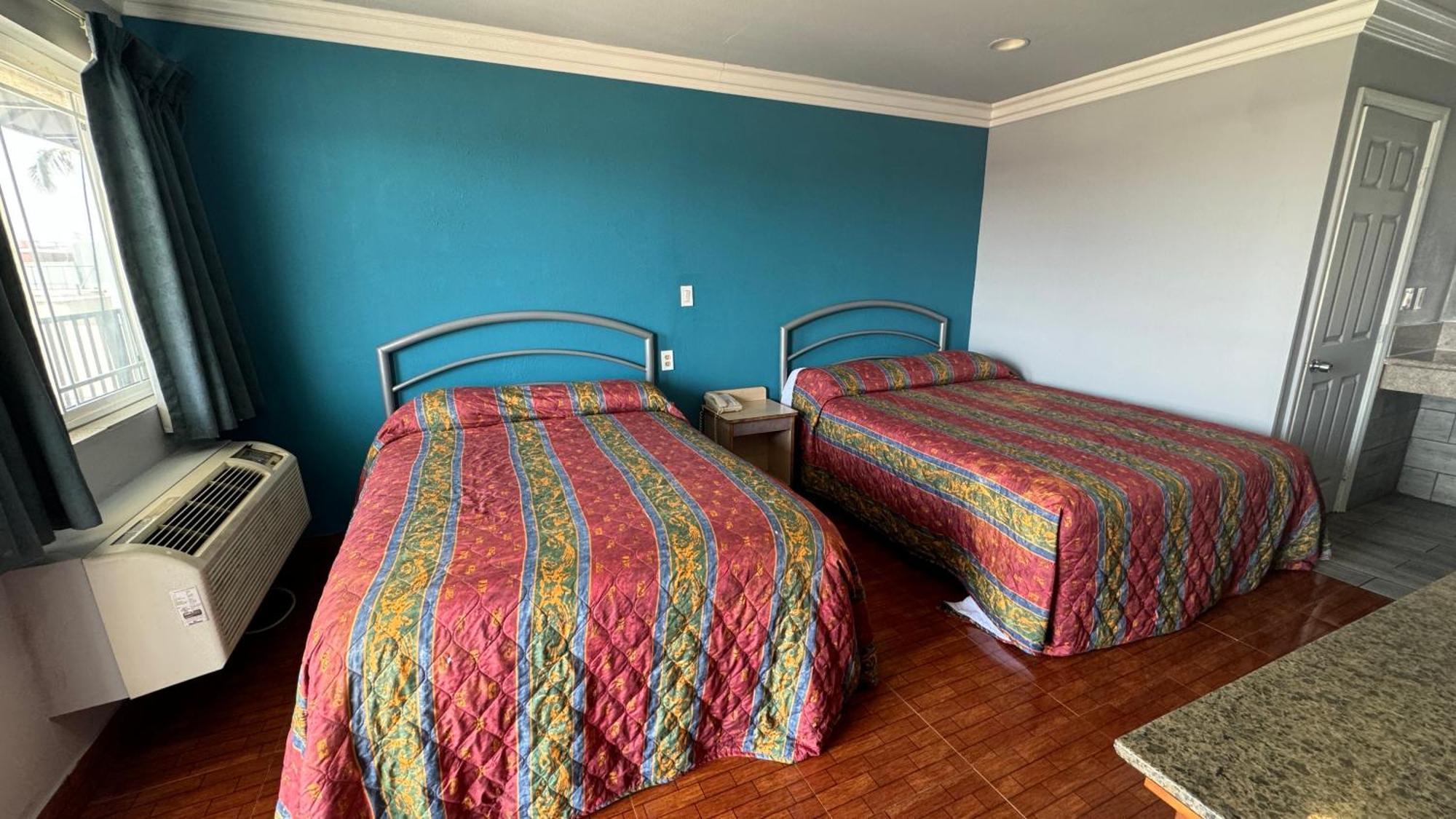 'לונג ביץ Hiland Motel מראה חיצוני תמונה